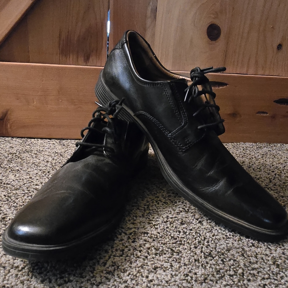 Clarks Men's Black Leather Derbys
